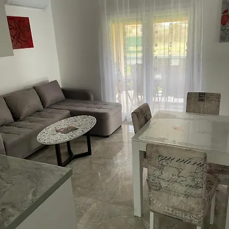 Lägenhet Lux Nina Vrdnik